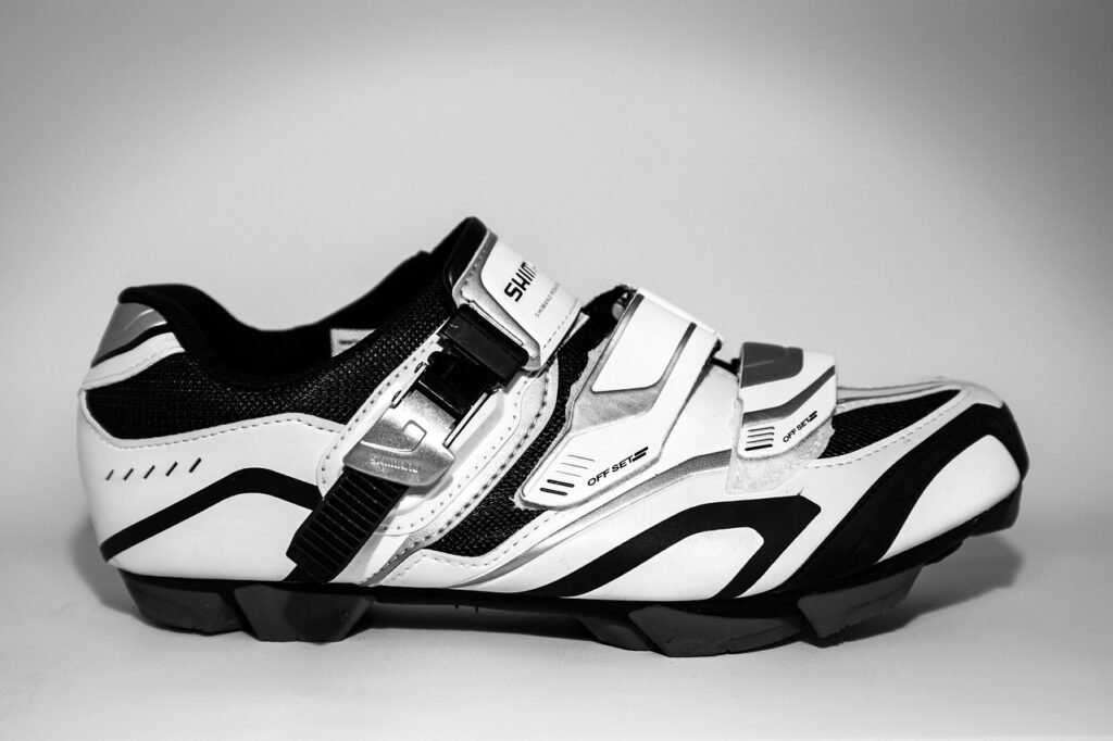 Affordable cycling shoes for wide feet